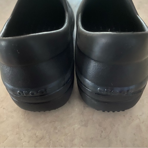 CROCS Womens Neria Pro II Graphic Clog - Picture 7 of 10